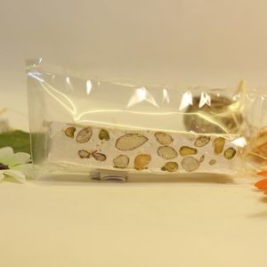 Nougat avec pistaches et amandes fait maison